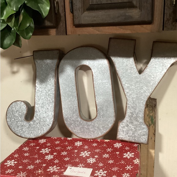 Galvanized letters that spell JOY - Picture 2 of 3